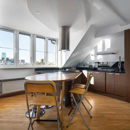 Golden - Elegant & Stylish 3-floor - Old Town Apartament *