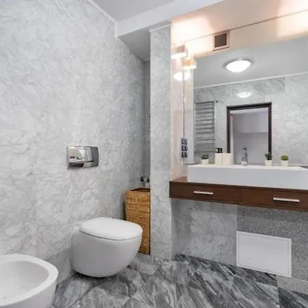 Apartmán Golden - Elegant & Stylish 3-floor - Old Town