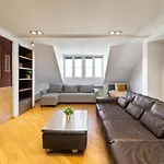 Apartman Golden - Elegant & Stylish 3-floor - Old Town