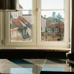 Golden - Elegant & Stylish 3-floor - Old Town *