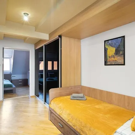 Golden - Huge - 13 People - 150m2 - Stare Apartment *