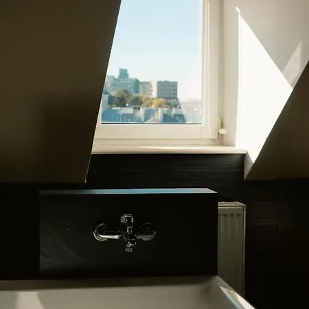 Golden - Elegant & Stylish 3-floor - Old Town