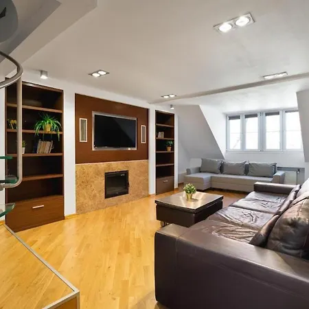 Апартаменты Golden - Elegant & Stylish 3-floor - Old Town
