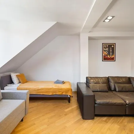 Апартаменты Golden - Elegant & Stylish 3-floor - Old Town *